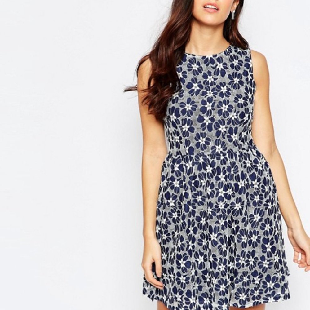 NWT Poppy Lux "Suzie" Lace Skater Dress Navy Floral Size UK 14 US 8/10